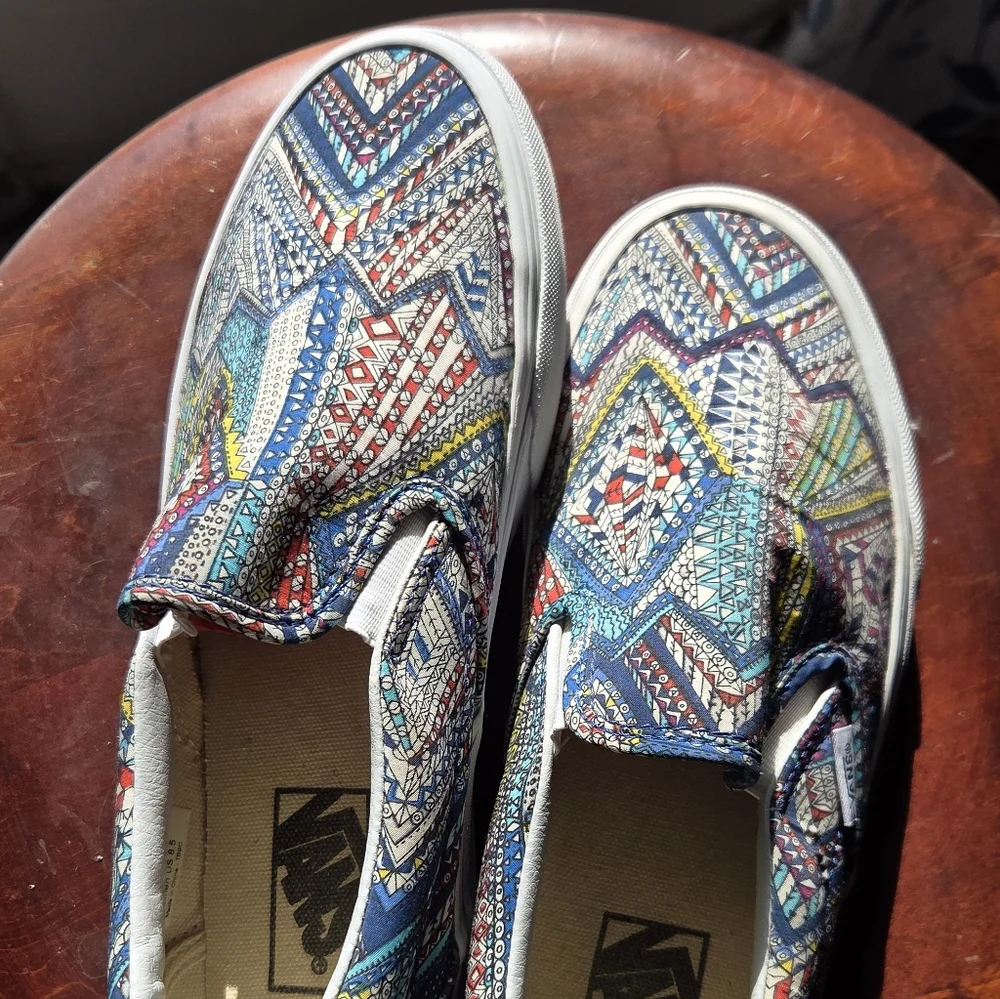 Vans Geometric Pattern Slip-ons - Picture 2 of 7